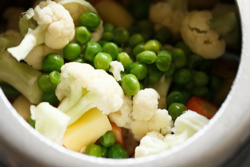 Top shot of mixed veggies in cooker